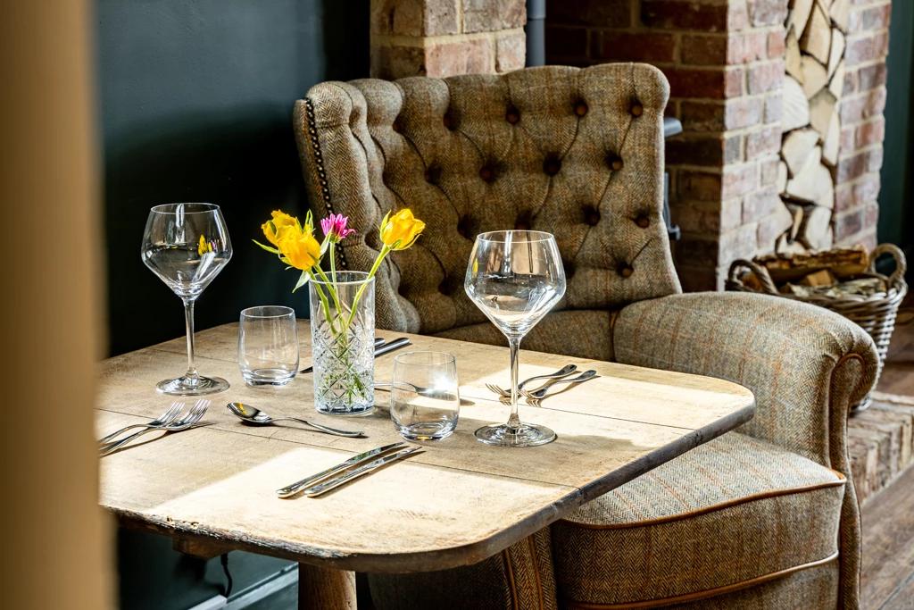 ホテル The Whichcote Arms スリーフォード エクステリア 写真