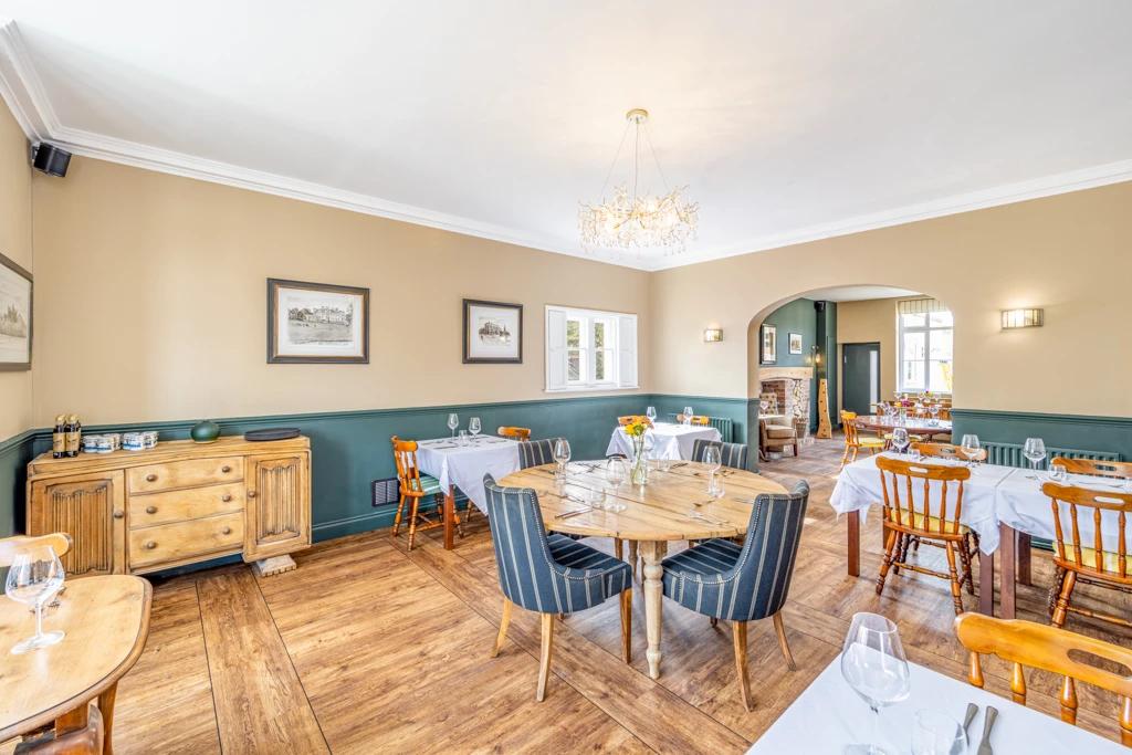 ホテル The Whichcote Arms スリーフォード エクステリア 写真