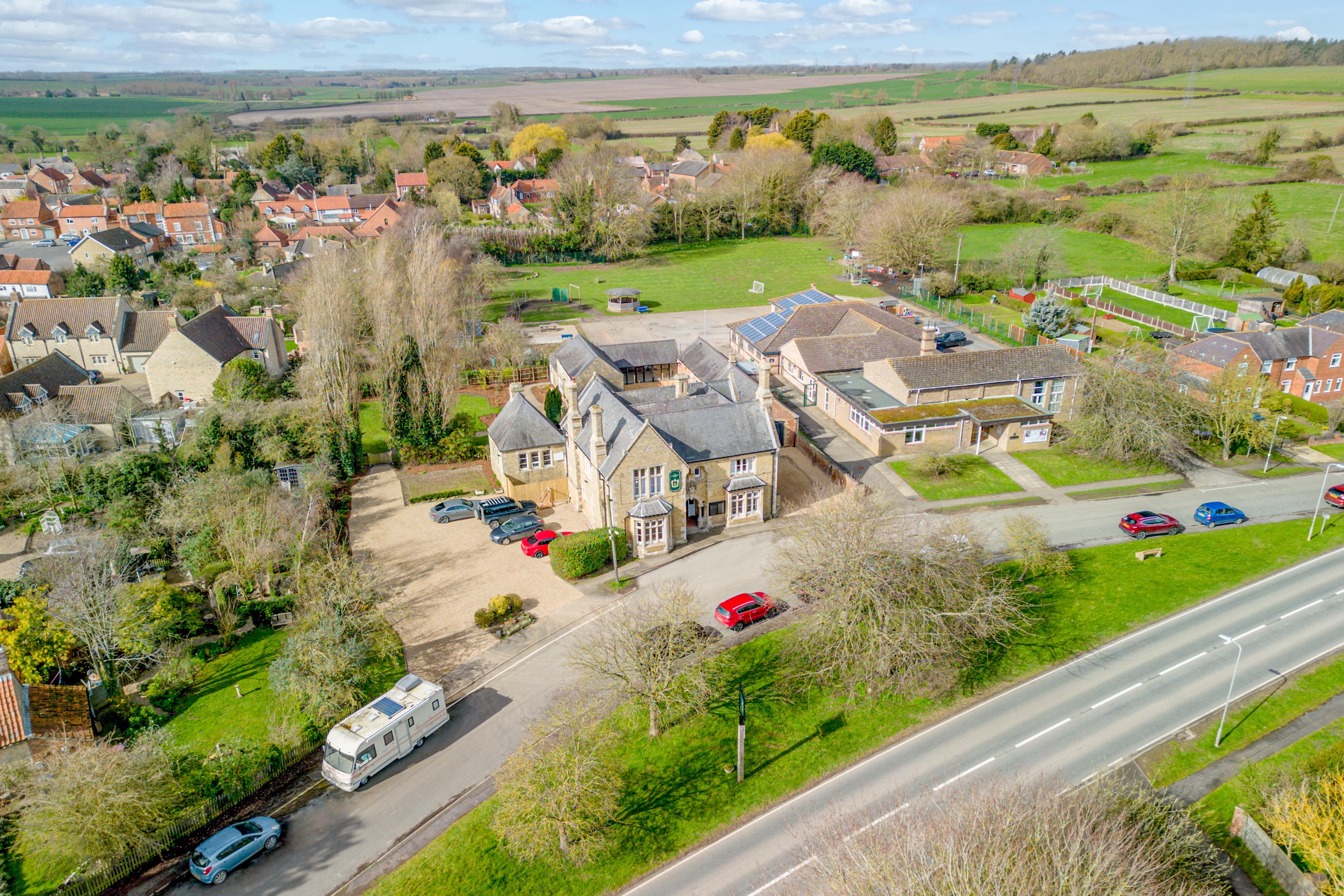 ホテル The Whichcote Arms スリーフォード エクステリア 写真