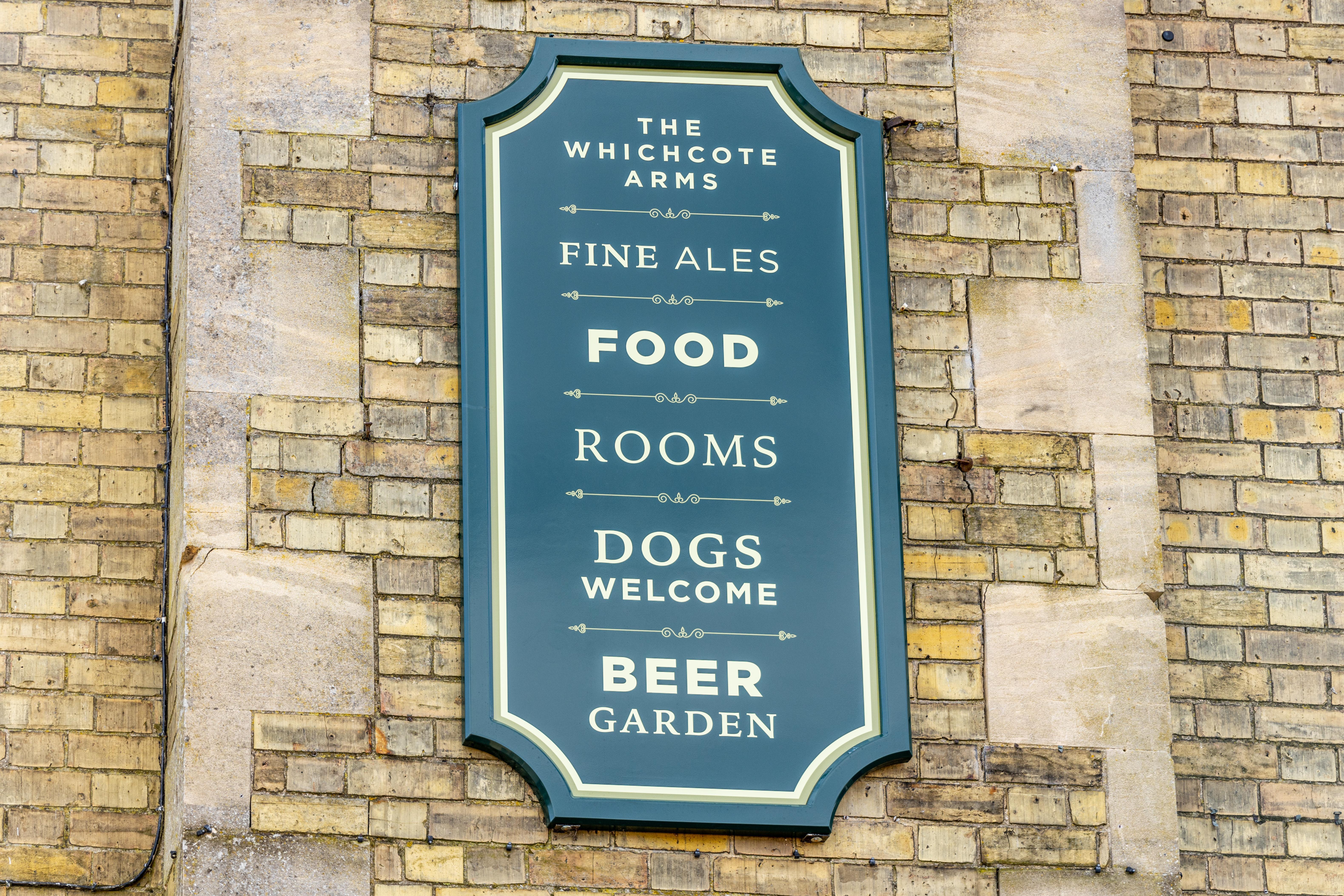 ホテル The Whichcote Arms スリーフォード エクステリア 写真